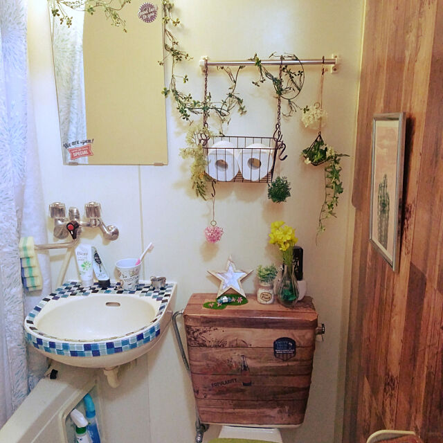 Bathroom,ユニットバス,ダイソーリメイクシート,ダイソーのフェイクグリーン,せりあ nyankoro_mochiの部屋