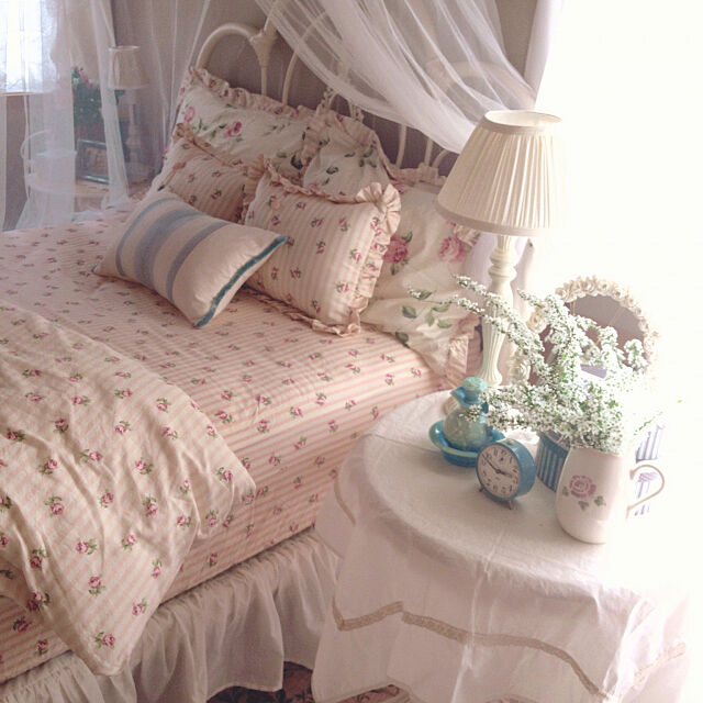 Bedroom,ピンク×水色,ローラアシュレイ,ストライプ,コメントスルーで大丈夫です♡,1969組,フレンチガーリー♡,パステルカラー,雪柳♡,花柄,クッション好き,ロマンチックガーリー yumicyanの部屋