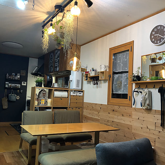 スタッキングシェルフ,リビングでもダイニングでも使えるシリーズ,無印良品 壁に付けられる家具,無印良品 家具,無印良品のある暮らし,無印良品,好きなインテリアブランド,観葉植物のある暮らし,植物と暮らす,Lounge,Life is...,エジソンバルブ,ダクトレール CoffeeHouseの部屋