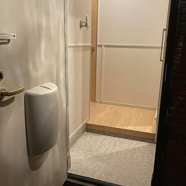 エスキューブキッチンズ,暮らしのハンドブック2023,リメイクシート,フェリシモ,賃貸インテリア,グレーインテリア,猫と暮らす家,モニター投稿,2DK 賃貸,Entrance H.Tの部屋