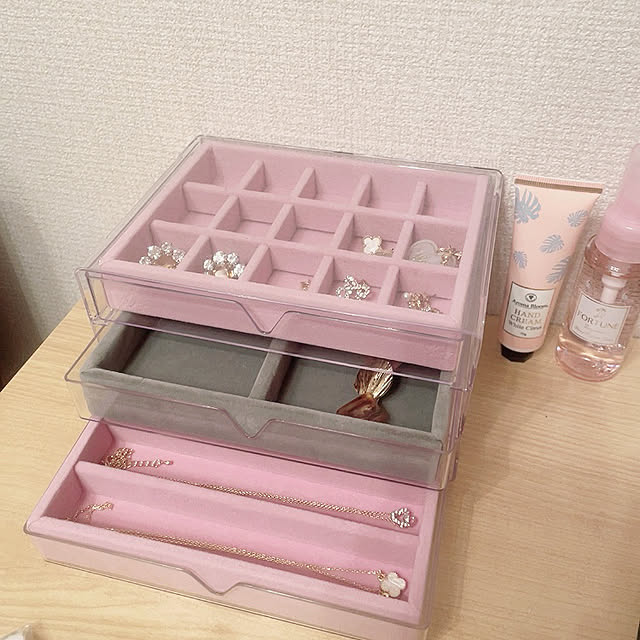 アロマブルーム,ハンドクリーム,ピアス,ネックレス,ワンコイン,セリア,ジュエリーケース,買ってよかったもの,ダイソー,100均,My Shelf mikiponの部屋