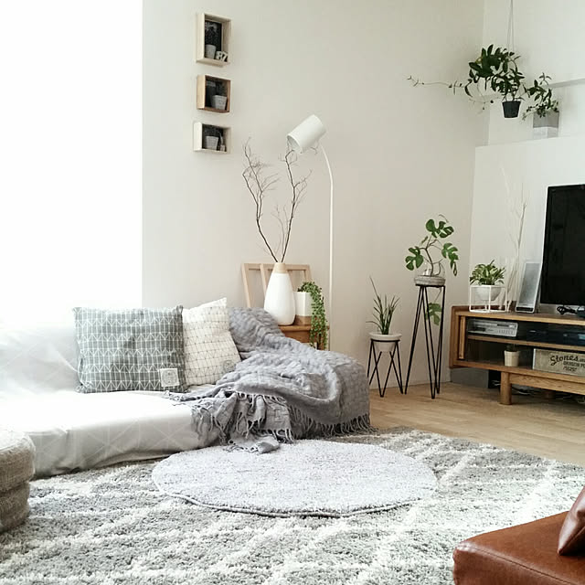 お部屋のまーるいアクセント 円形ラグを使いこなそう Roomclip Mag 暮らしとインテリアのwebマガジン お部屋のまーるいアクセント 円形ラグを使いこなそう Roomclip Mag 暮らしとインテリアのwebマガジン