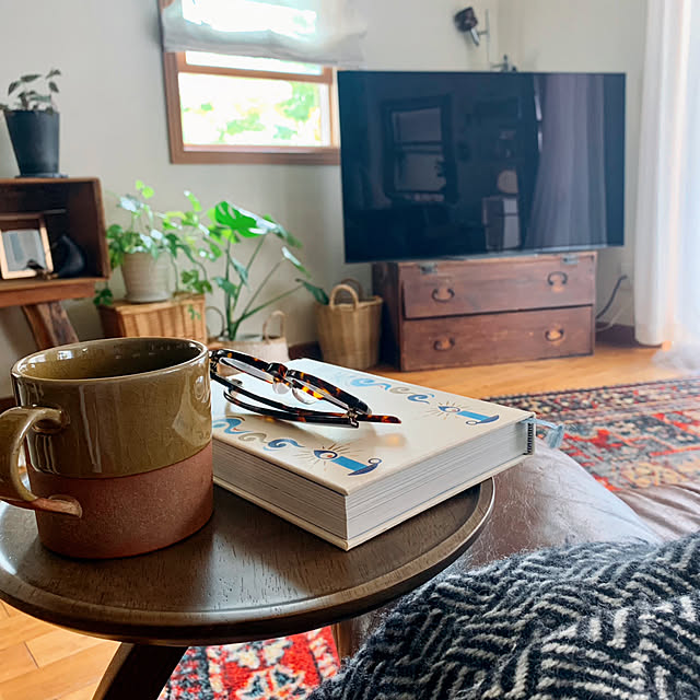 Lounge,トライバルラグ,ラグのある暮らし,スローケット,クリッパン,コーヒータイム,読書の秋,読書スペース,インドアグリーン,グリーンのある暮らし,観葉植物のある暮らし,季節を感じる暮らし,グリーン×雑貨,自然素材が好き,古道具のある暮らし,自然を感じる暮らし,イベント参加です,フェリシモ 67の部屋