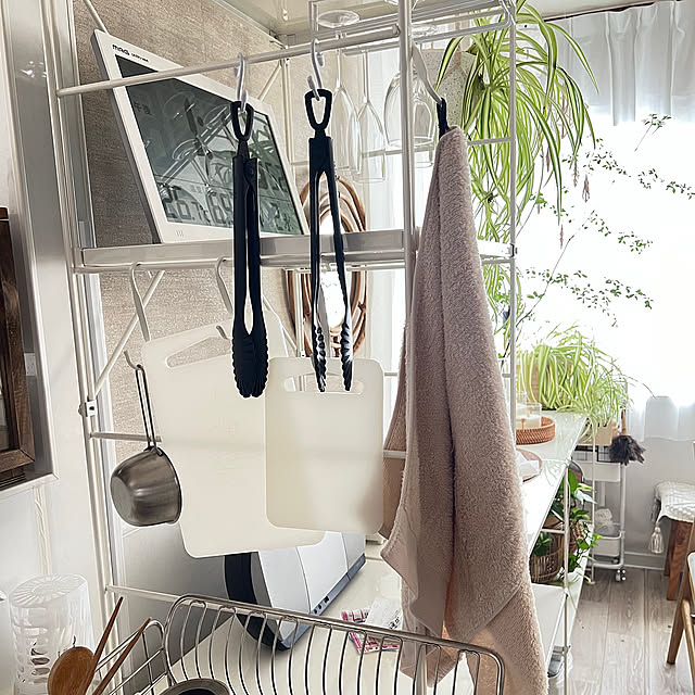 My Shelf,スタンダードフェイスタオル,IKEA まな板,無印良品　計量カップ,KEYUKAトング,無印良品スチールユニットシェルフ,無印良品,タオル掛け,フック yukarimamaの部屋
