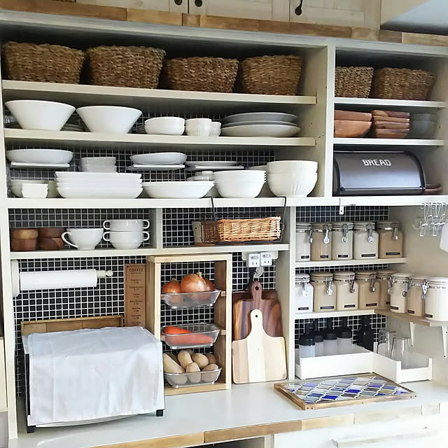 My Shelf,食器棚リメイク,セリア,salut!,DIY,野菜ストック棚,ミーツ,キャンドゥ,マンション,ダイソー,natural kitchen &,D.I.Y.TILE,カインズ,skitto浅型,2017.10.10 flannel.の部屋