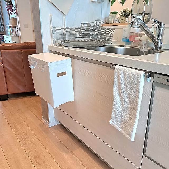 Kitchen,ごみ箱,tower,シンク下ふた付きごみ箱,小細工,吊り下げ,建売,クリナップキッチン,４枚投稿 Jijiの部屋