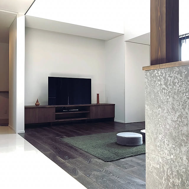 Lounge,インテリア,サンゲツ壁紙,サンゲツ,イベント参加,フロアクッション,スツール,クッション,ニトリ,ラグ,無印良品,内装,SOLIDO,KMEW,ヴィンテージ,ビンテージ,複合フローリング,IOC,造作収納,造作棚,収納,ローボード,テレビ台,リビングボード,造作家具,すっきり暮らす,シンプル,名古屋モザイクタイル karenの部屋