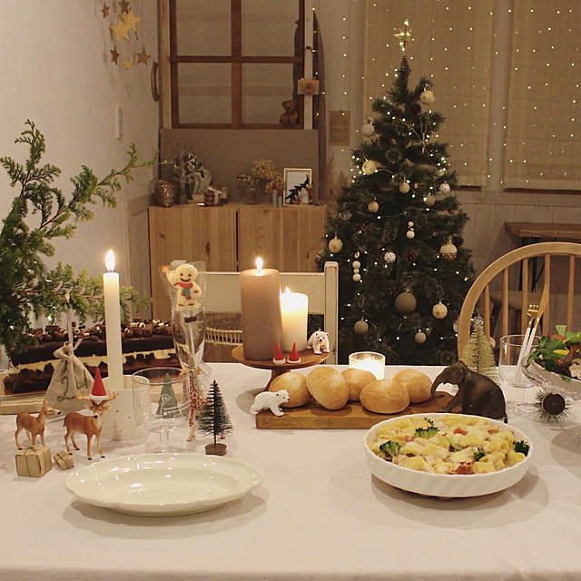 クリスマス2021,キャンドル,クリスマス,おうちカフェ,注文住宅,クリスマスディスプレイ,暮らしを楽しむ,クリスマステーブルコーディネート,homecafe,My Desk,シュライヒ,動物フィギュア,遊び心を忘れない,遊び心のあるインテリア,フィギュア,Schleich comiriの部屋