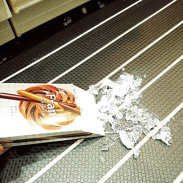 Kitchen,10分でできる,お菓子の空き箱,ちり取り,使い捨て,割れたガラスの後処理 Mie-koの部屋