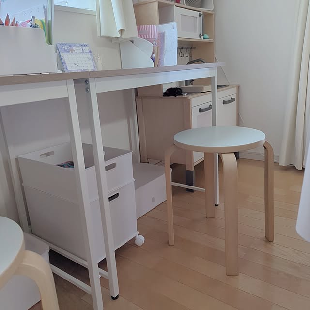 My Desk,IKEA,子どもと暮らす,こどもと暮らす。,白,ホワイトインテリア,ホワイト,インボックス,SANKA,こどものいる暮らし,ダイソー,セリア,ニトリ,リビング学習,アイリスオーヤマ,キャスター付けました,収納,おもちゃ収納,キャスター mikiの部屋