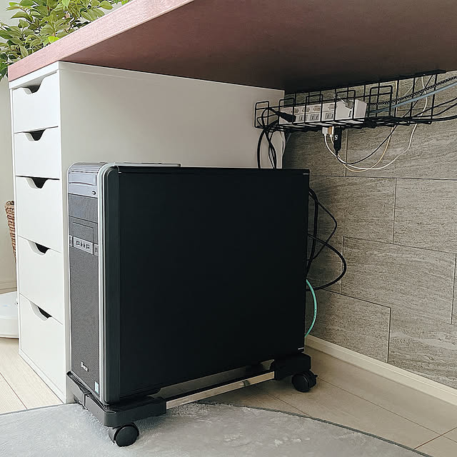 デスクトップパソコン,アレルピュア,パソコンデスク,心地よく暮らす工夫,ケーブルフォルダー,パソコン周り,ケーブル隠し,パソコン周りのごちゃごちゃ解消,IKEA,すっきり暮らしたい,無言いいね&フォロー失礼しております,いいね、フォロー本当に感謝です♡,見てくださってありがとうございます♡,エコカラット,建売住宅でも自分らしく,建売住宅,My Desk cotoriの部屋