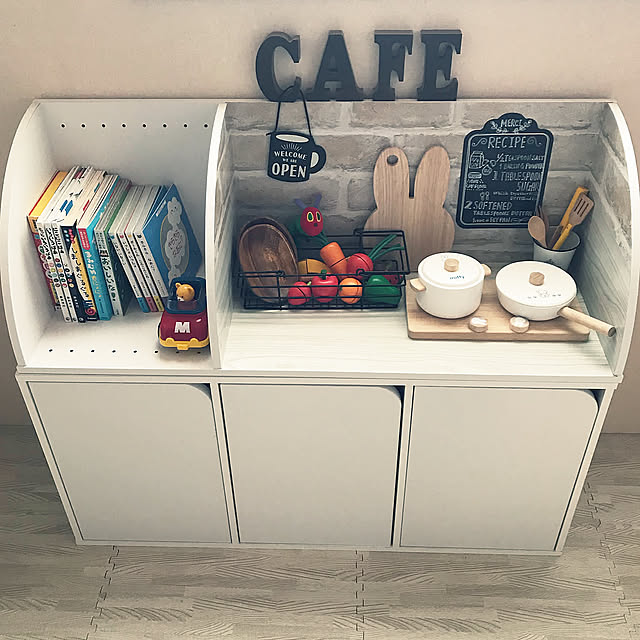 My Shelf,ニトリ,ニトリのカラーボックス,カラーボックス 横置き,はらぺこあおむし,おままごとセット,ミッフィー,木目調シート,レンガシート,インテリアシート,キャンドゥ,セリア,キッチン風,おままごとキッチン,カラボリメイク,カラーボックス,赤ちゃんのいる暮らし,こどものいる暮らし,木のおもちゃ,200いいね！ありがとうございます 373の部屋