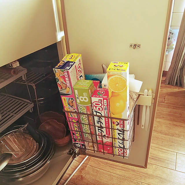 Kitchen,賃貸でも諦めない！,すっきり暮らしたい,子供と暮らす,2DK 賃貸,お金をかけずに頑張る♡,2DK賃貸アパート 家族４人,賃貸アパート,生活感のある家,セリア,断捨離中,seria,吊り下げ収納,賃貸キッチン,吊り戸棚バスケット Kyon2の部屋