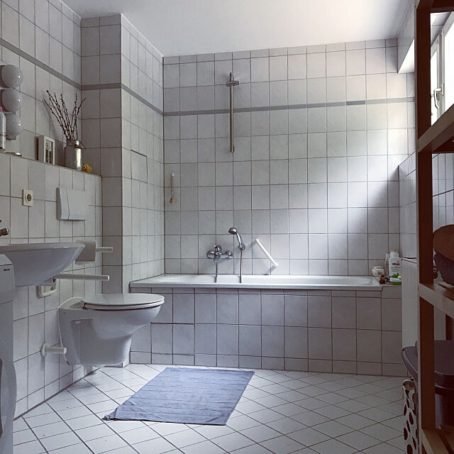 Bathroom,浮くトイレ,タイルの壁,タイルの床,解放感,トイレ,ドイツ生活,シンプルライフ pompomの部屋