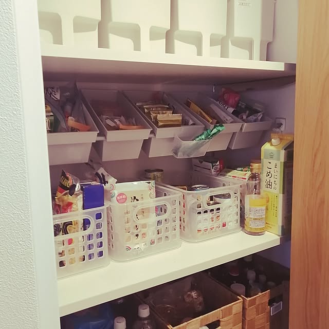 Kitchen,カフェ風,新生活,平屋暮らし,ナチュラルカラー,グレー好き,白い家,食材ストック,パントリー収納,新築平屋,花ブロック好き,️写真①～②,イベント参加,ぽいぽい収納 kkkの部屋