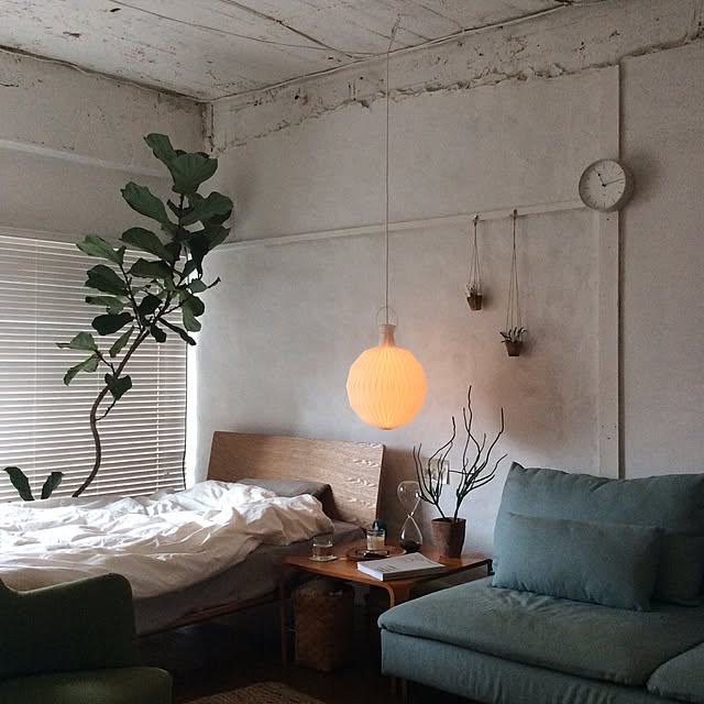 Bedroom,レクリント,ソファ,ベッド,照明,植物 towaの部屋