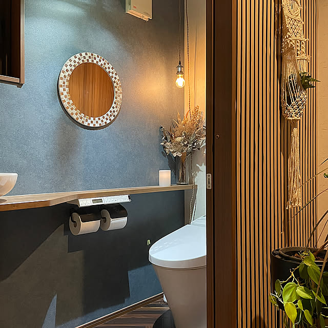 Bathroom,間接照明のある暮らし,アクセントクロス,サンゲツクロス,トイレインテリア,トイレのインテリア,いつもいいねやコメありがとうございます♡,フォロワーさんに感謝♡,ig→misaki.ie,グリーンのある暮らし Misakiの部屋