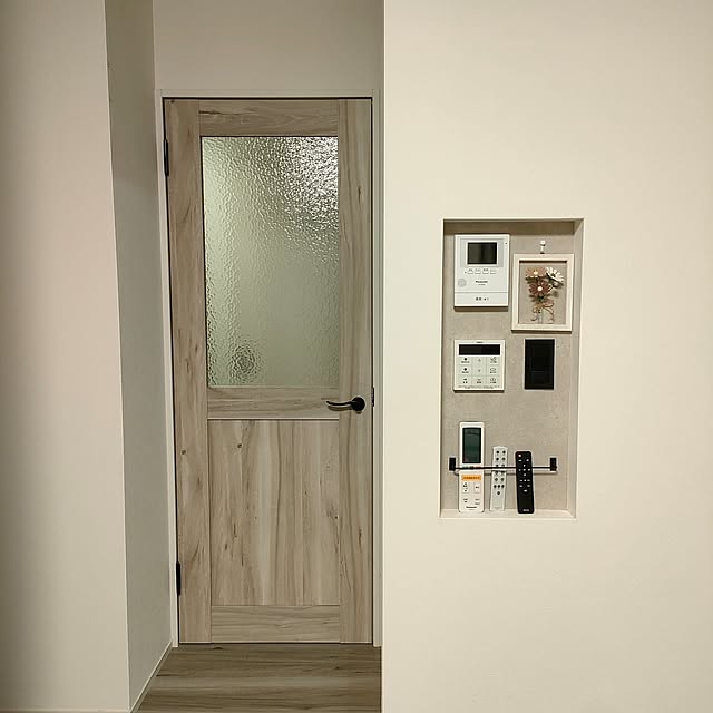 Entrance,アイアン素材,LIXIL,ラシッサDパレット,グレージュエルム,リモコンニッチ,セリア,アイアンバー,クレイフラワーのある暮らし,グレークロス ya_maの部屋