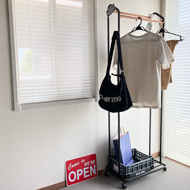 見せる収納,収納,洋服収納,衣類収納,収納家具,家具,ブラック家具,ブラック,コートハンガー,ラック,キャスター付きワゴン,キャスター付き,ハンガーラック,キャスター付きハンガーラック,山崎実業,tower製品,towerシリーズ,tower,RoomClipショッピング,購入商品,購入品,On Walls yocchanの部屋