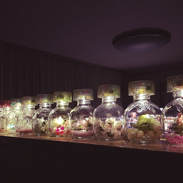 My Shelf,ダイソーのソーラーライト,コストコりんごジュース瓶,照明,ハンドメイド,ダイソー,花,薔薇,雑貨,100均 rieponの部屋