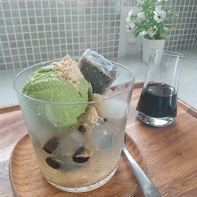 Kitchen,使い方いろいろ,モモナチュラル,おうちカフェ,皆さんいつもありがとう♡,おつき合いありがとうございます,みてくださってありがとうございます,パフェ,メロンパフェ,プリンパフェ,Mサイズ,370ml,みつ豆,再投稿すみません,イベント参加です,ひんやりスイーツ,ボルミオリロッコ,グラス,巻きチョコ,平田タイル,たちばなの巻きチョコ Rの部屋