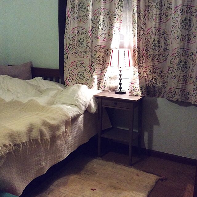 Bedroom,ギャッベ,ランプシェードリメイク,IKEA,オーダーカーテン,中古住宅,CASAMANCE Fumikaの部屋