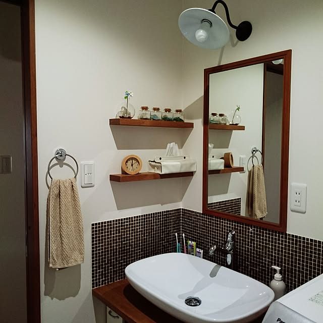 Bathroom,ニトリ,RC広島支部,飾り棚,シーグラス,ニトリ 時計,ガラス瓶,名古屋モザイクタイル,ライト cherryの部屋