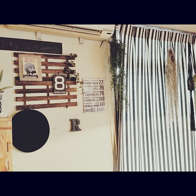 On Walls,リメイク缶,いなざうるす屋さん,男前,DIY,子供部屋,パーフェクトスペース,モニター,カーテン,元は和室,プラントハンガー,フェイクグリーン,バスロールサイン sensyuの部屋