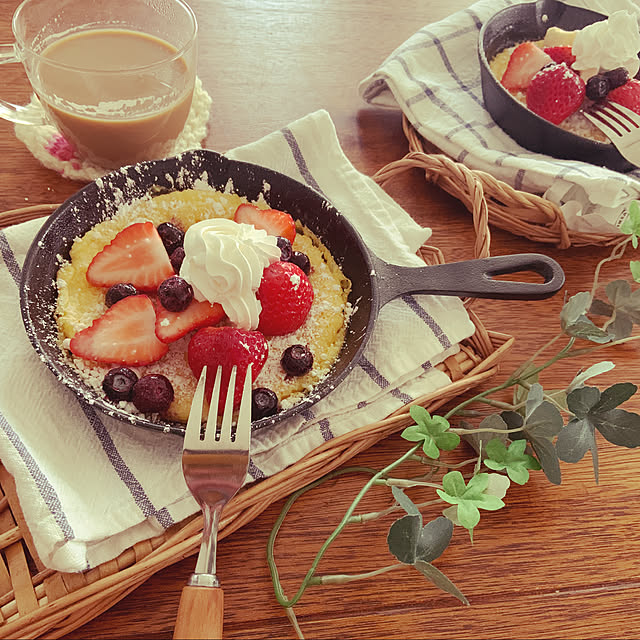 ニトリのスキレット♡,ダッチベイビー♡,カフェ風インテリア,おやつ時間,ニトリ大好き❤︎,ほっこりを目指して♡,ニトラーだからほんとに嬉しい♡,子供のいる暮らし,いつもいいねやコメント感謝です♩,手作り,おうち時間,My Desk,ニトリのクリアグラスも愛用中♡,おうちカフェ❁︎,カゴが好き♡ tomoの部屋