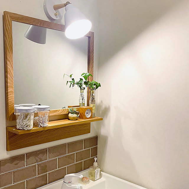 Bathroom,洗面所DIY,平屋賃貸,気持ちよく暮らしたい,山の上の家,工夫して楽しむ♡,皆さんのお陰で励みになってます♡,いいね&フォローありがとうございます☆,ニトリの棚と鏡,タイルシールDIY,お値段以上ニトリ♪,無印良品のプラ瓶 kaochiの部屋