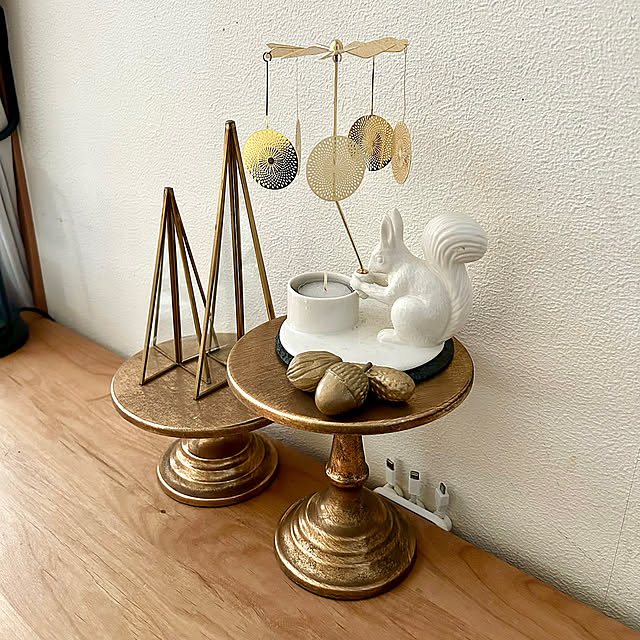 My Desk,ケーキスタンド,雑貨,心地よい暮らし,キャンドルホルダー,クリスマス,クリスマスツリー,ferm LIVING,クリスマスディスプレイ,季節を感じる暮らし,dottir sacchiの部屋