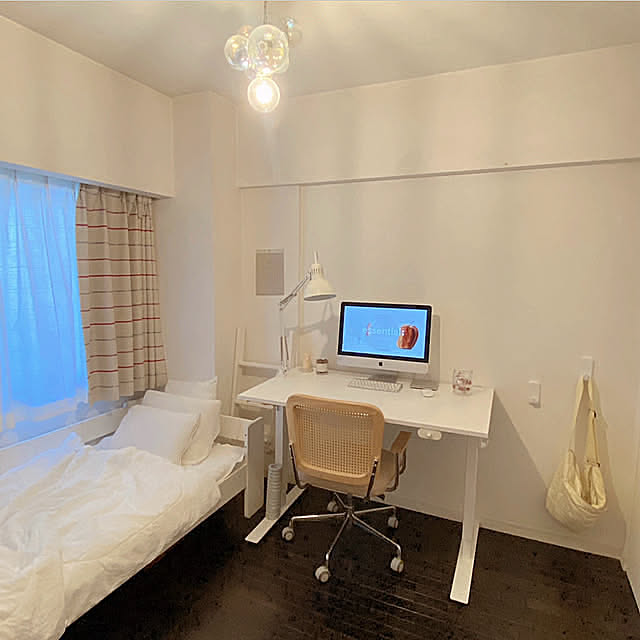 Bedroom,コマンドフック,LAND,IKEA,高校生の部屋,バブルランプ,昇降式デスク,こども部屋&キッズスペース biroballonneの部屋