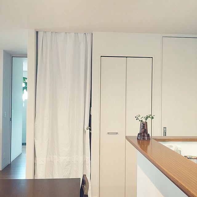 On Walls,夏の暮らし準備,暮らしを楽しむ,心地よい暮らし,楽しく生きる,グリーン,リビング階段,階段,つっぱり棒,カーテン,遮光,遮光カーテン,遮熱,遮熱カーテン,遮光遮熱カーテン,遮光遮熱,リネン,リネンタッセル,タッセル,マグネットタッセル,夏 tan5の部屋