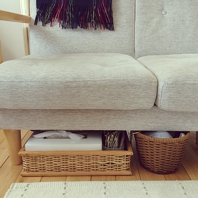 Lounge,ウエットティッシュ収納,コースター収納,セブンイレブンのティッシュ,無印良品,ソファー下収納,ゴミ箱,かご収納,シンプルな暮らし redobidoの部屋