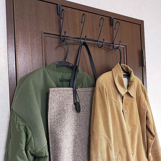 ハンガーラック,3COINS,プチプラで楽しむ,古い家を楽しむ,ブラウンが好き,ドアを使って,各々,重宝アイテム michiの部屋