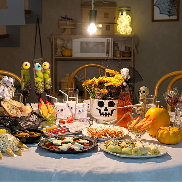 My Desk,花のある暮らし,ハロウィンごはん,ハロウィンレシピ,ハロウィンディナー,ハロウィンメニュー,ハロウィンパーティー,ハロウィンナイトパーティー,ペンダントライト,ダイニング照明,おうちハロウィン,ホームパーティー,こどものいる暮らし,こどもと暮らす,テーブルコーデ,テーブルコーディネート,ラウンドテーブル,ダイニングテーブル,ハロウィン,ハロウィンディスプレイ,小さな家,ハロウィン飾り,ハロウィンインテリア,季節を楽しむ shiiiの部屋