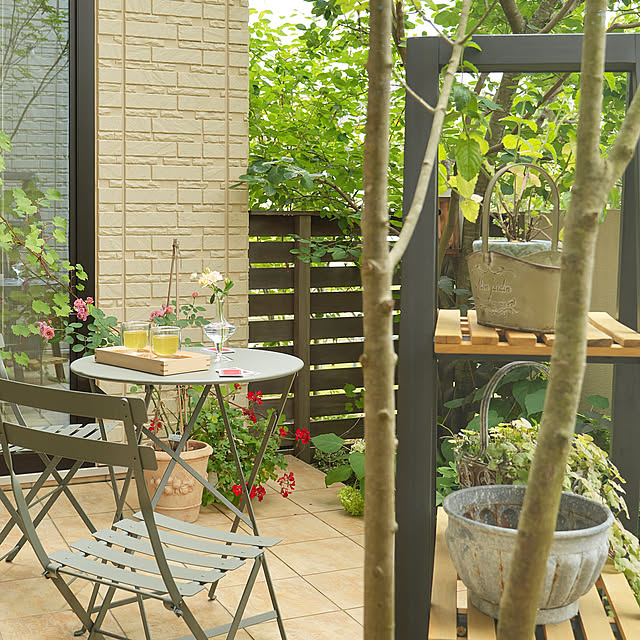 Entrance,ナチュラル,北欧,中庭,北欧モダン,北欧ナチュラル,暮らしを楽しむ,中庭のある家,丁寧な暮らし,心地よい暮らし,花のある暮らし,庭のある暮らし,テラス,タイルデッキ,雑木の庭,コートハウス的な ryuryuの部屋