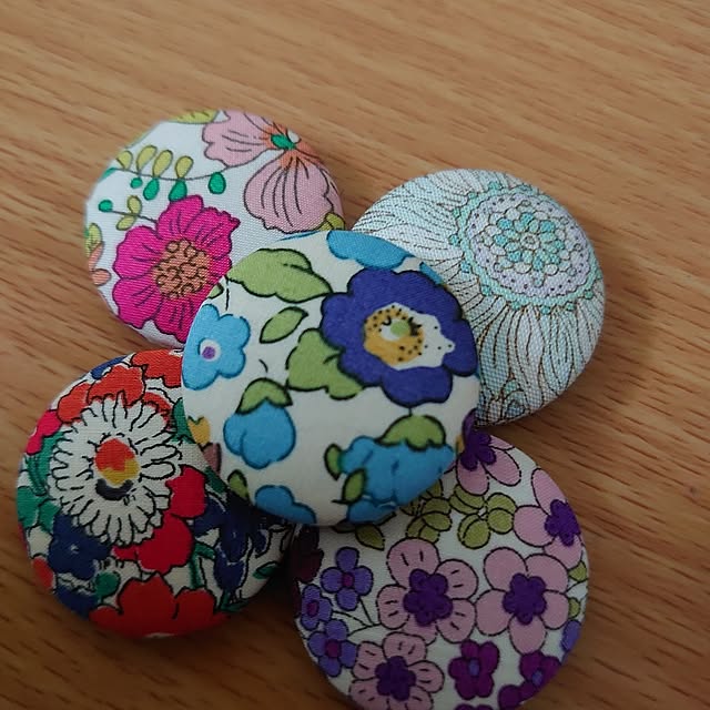 My Desk,ハンドメイド 春,リバティプリント,リバティ生地,ダイソー,セリア,マグネット kisaragiの部屋