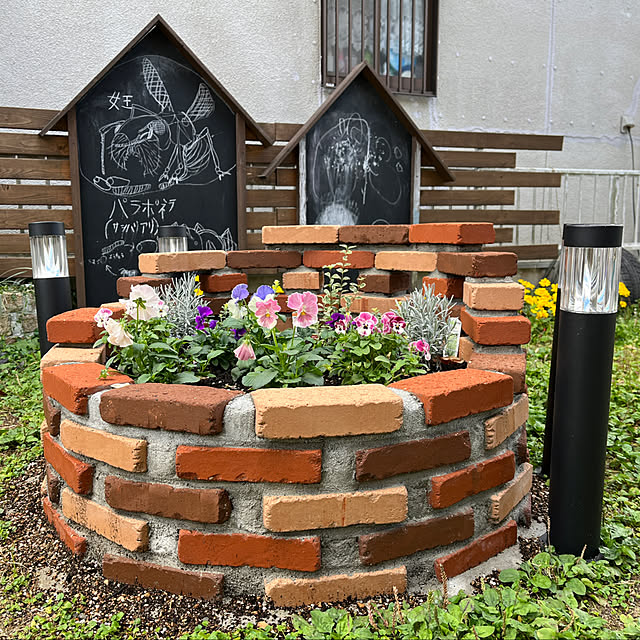 Entrance,チューリップ,パンジーとビオラ,シルバーリーフ,自作,花壇ＤＩＹ,DIYのある暮らし,庭 big-chiyomarukoの部屋
