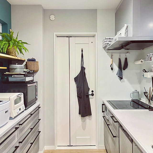 Kitchen,エプロンの置き場所,便利アイテム,壁掛けフック,コマンドフック,シンプルインテリア,かける収納,グレーの壁,タカラスタンダード キッチン,グレーのキッチン,タカラスタンダード オフェリア kurinokiの部屋