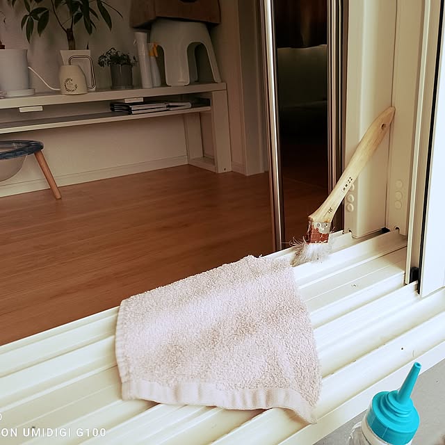 Bedroom,節約,フォロー&いいね ありがとうございます♡,本当はスッキリ暮らしたい,見てくださってありがとうございます♡,節水,洗剤いらず,タオルリサイクル,古いタオルは雑巾にします,ペンキの刷毛,古いタオル civicglの部屋