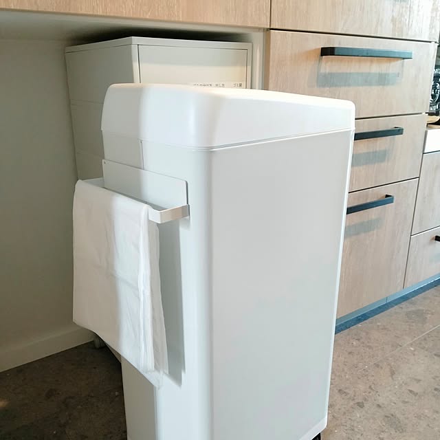 Kitchen,新生活,センサー式ゴミ箱,タオルバー,ゴミ袋収納,自動開閉ゴミ箱,Daiso kagomeの部屋