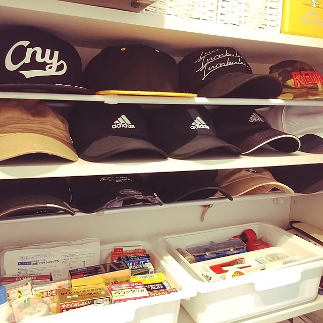 つっぱり棒,賃貸インテリア,帽子の収納,帽子ラック,玄関入ってすぐ mn0116の部屋