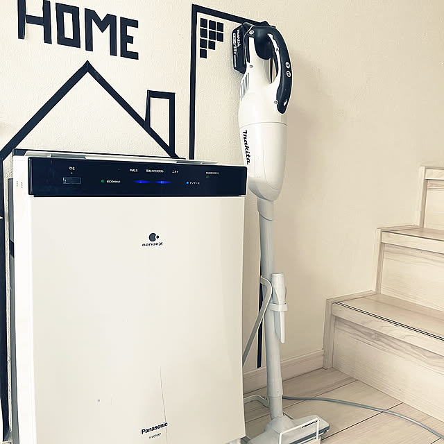 Lounge,towerスタンド,towerシリーズ,マキタ,掃除機,掃除機置き場,掃除機スタンド,makita掃除機,makita,マキタ 掃除機,定番アイテム,スティッククリーナー,スティッククリーナースタンド,マスキングテープデコ,マスキングテープ,マキタ掃除機,makitaの掃除機,マキタの掃除機,マキタコードレスハンディクリーナー Hi5の部屋