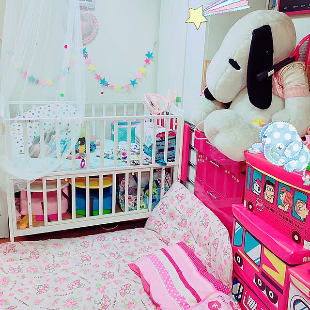 Bedroom,アリエル,マイメロ,スヌーピー,ピンク,ベビーベッド,天蓋,ガーランド,Star,星,ぬいぐるみ,Disney Princess,リビングが寝室 MaccoNの部屋