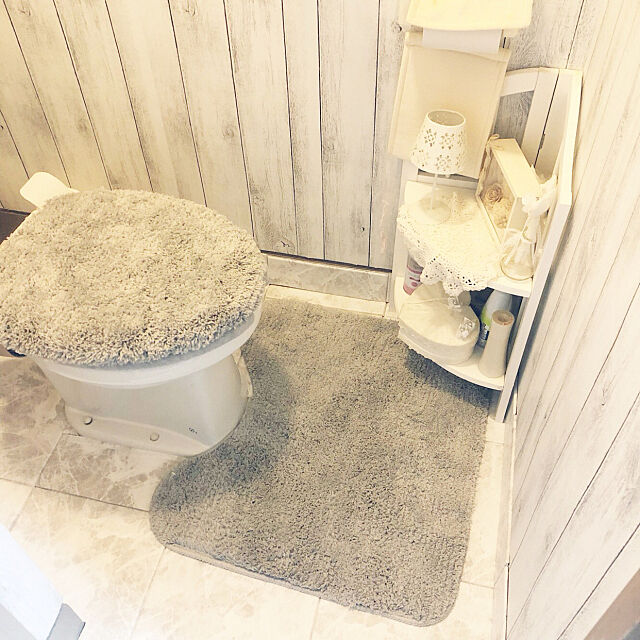 トイレの床はこうして見栄えよく 清潔感も感じられる実例 Roomclip Mag 暮らしとインテリアのwebマガジン
