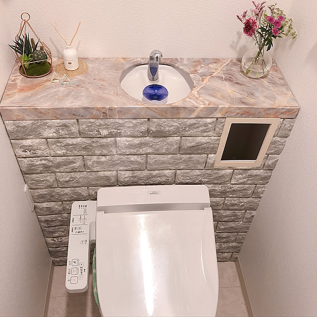 つっぱり棒,カラーボード,レジン,ハンドメイド,コロナに負けるな！,トイレ改造計画,プチプラ,タンクレス風トイレDIY,タンクレストイレ,クッションレンガシート,大理石リメイクシート,DIY,セリア,一人暮らし,Bathroom,DIY初心者,1R 一人暮らし tymiki_yの部屋