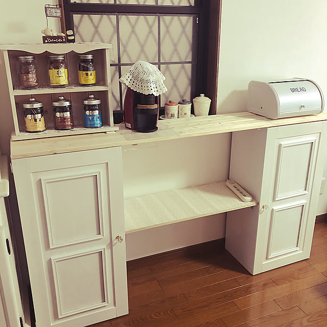 コレ、DIYしたよ！,100均,DIY棚,カラーボックス カウンター,シンプルライフ,北欧,ダイソー,カラーボックス DIY,バリスタ,セリア,カラーボックス,バリスタのある風景,カラーボックス 扉,おうちカフェ,ドルチェグストカプセル収納,ドルチェグスト,カラーボックスリメイク,カフェコーナー,ハンドメイド,手作り,シンプルインテリア,My Shelf,コーヒーメーカー置き場,コーヒーメーカー置き場作り,コーヒーメーカー niconicoの部屋