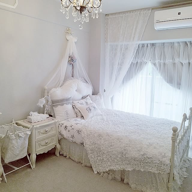 Bedroom,海外風インテリア,訪問がなかなか出来ずゴメンナサイ,いつも見て頂きありがとうございます♡,好きなものに囲まれた暮らし,アンティークのある暮らし,海外インテリアに憧れる,フランスのお家に憧れる,フレンチガーリー,フレンチインテリア,フランスアンティーク,フレンチシャビー,フレンチシック,エレガント,ヨーロピアン,シャビーシック,マンションインテリア,モノグラム刺繍,OFELIA オフェーリア +TAKAKO+の部屋