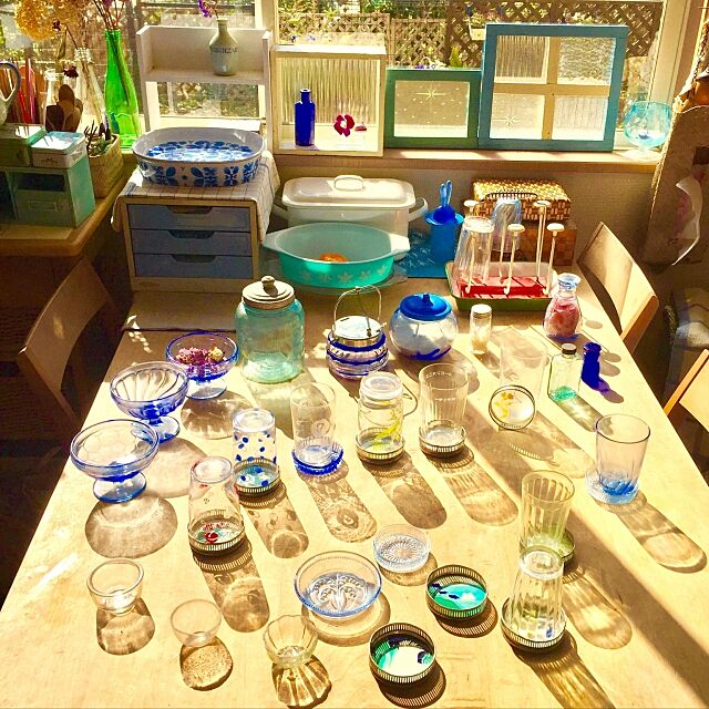 My Shelf,窓枠,モールガラス,コップ,和ガラス,古いガラス,古いもの,昭和レトロ,古道具,レトロ,コースター,古い瓶,ガラス,瓶,影遊び,アンティーク・骨董品がある暮らし強化月間 snowbellの部屋
